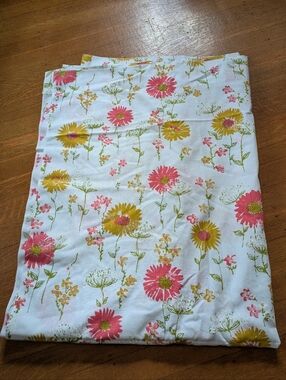 1970s Vintage Twin Sheet - Flat Sheet Only - Floral Print